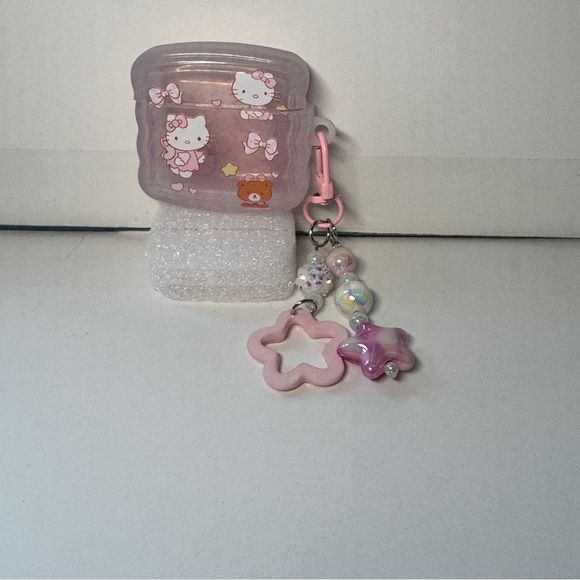 Hello Kitty AirPods 4 Case with Charm - Picture 6 of 7